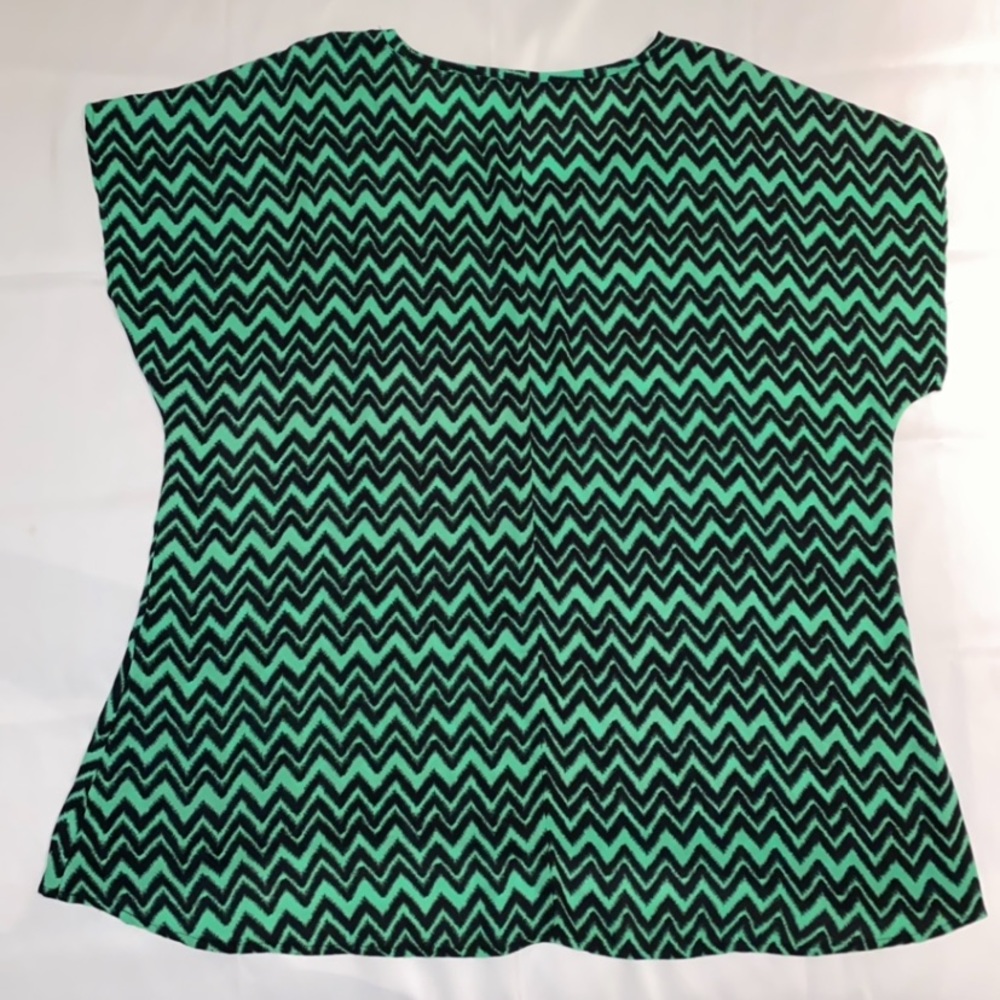 Cheveron Pattern Blouse - Picture 6 of 6